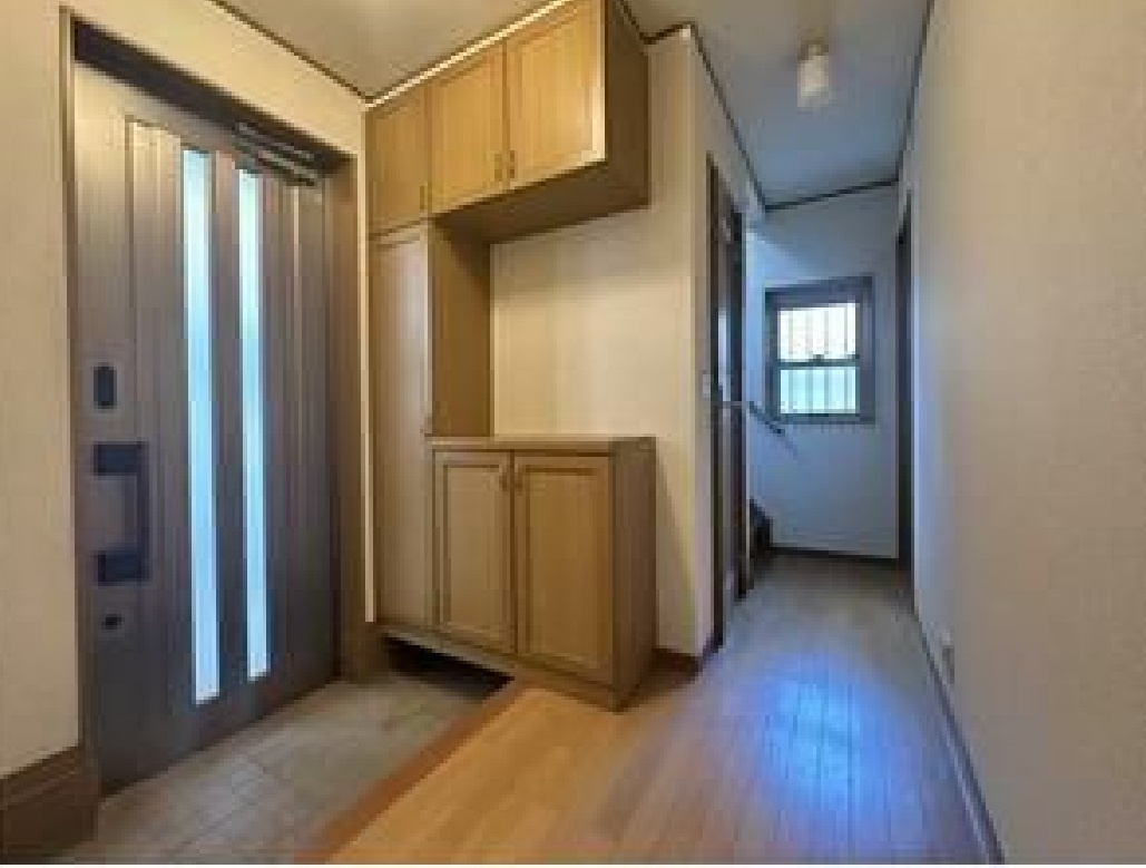 売戸建　小山市神山の玄関