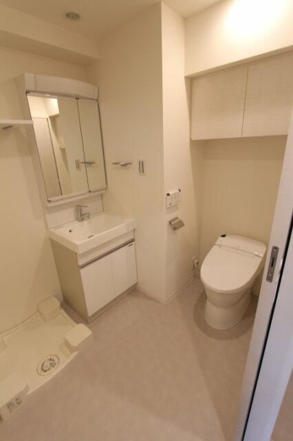 プラウドフラット東神田の洗面所