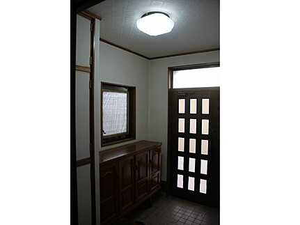 広島市南区仁保新町２丁目　中古一戸建ての玄関