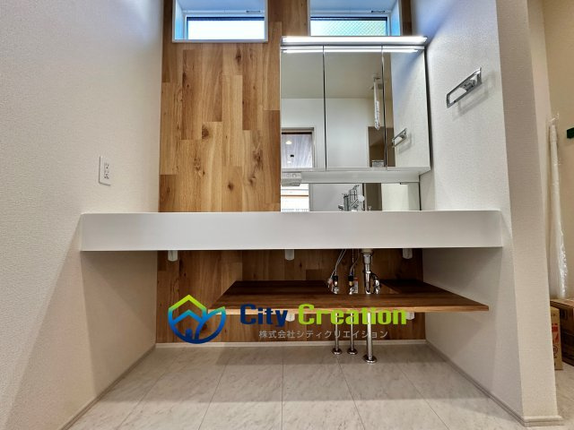 平塚市南原１丁目　新築戸建　全３棟の独立洗面台