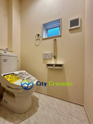 平塚市南原１丁目　新築戸建　全３棟のトイレ