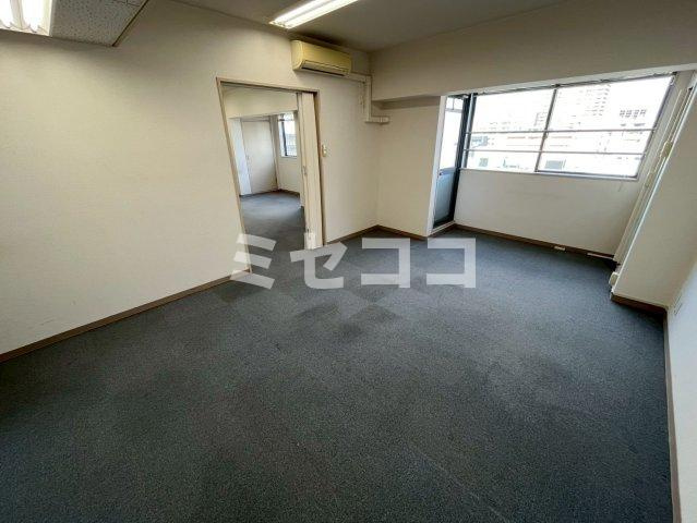 ギャラリービルの内装