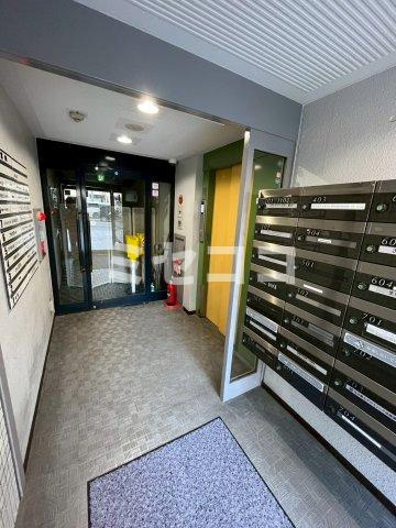 ギャラリービルのロビー