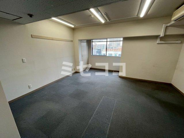 ギャラリービルの内装