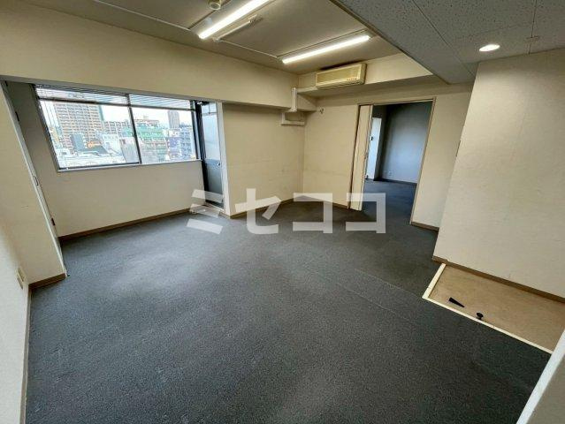 ギャラリービルの内装