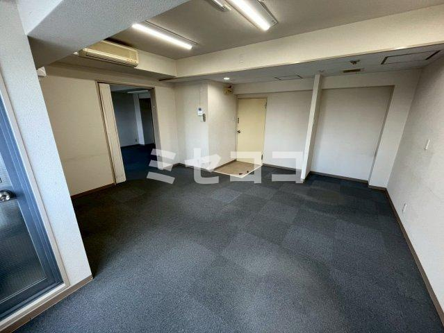 ギャラリービルの内装