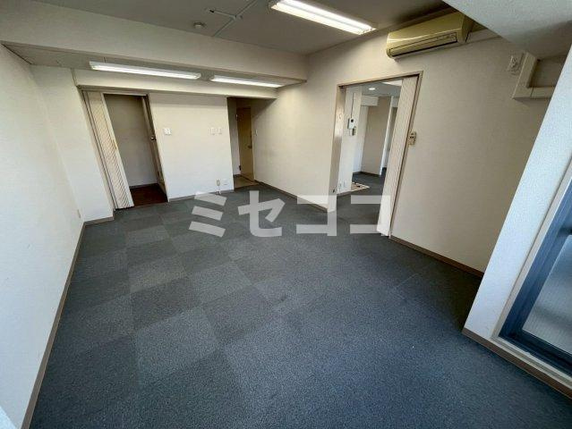 ギャラリービルの内装