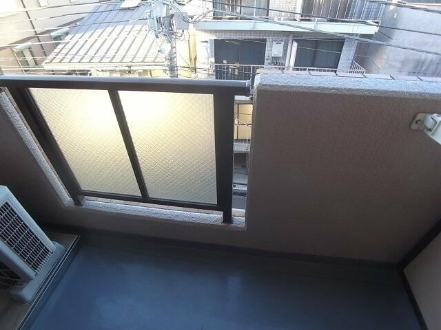 ライオンズマンション椎名町駅前通りのバルコニー