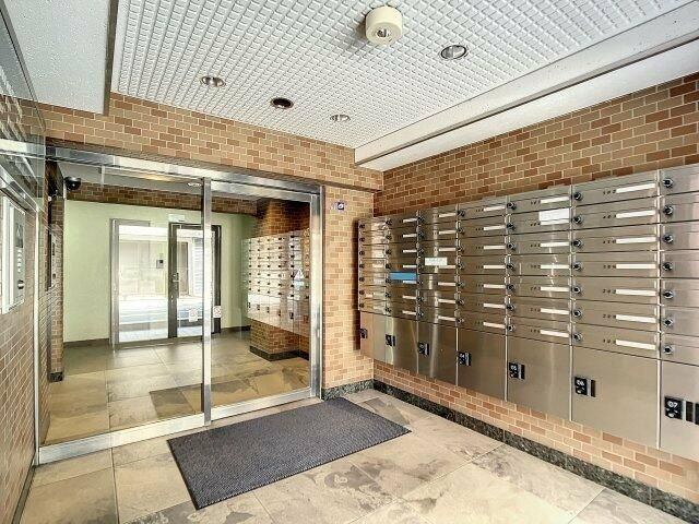 ライオンズマンション椎名町駅前通りのエントランス