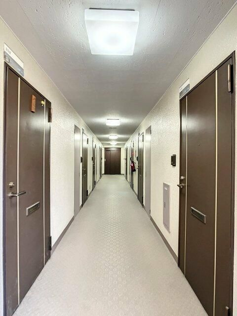 ライオンズマンション椎名町駅前通りの玄関