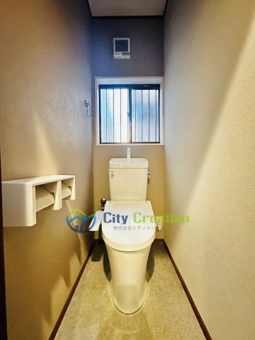 平塚市札場町　中古戸建　57.74坪のトイレ