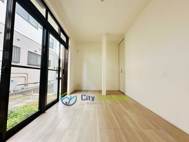 平塚市札場町　中古戸建　57.74坪の洋室