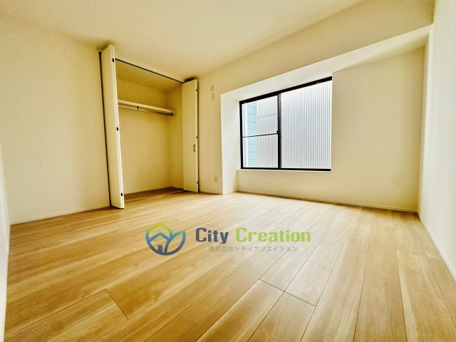 平塚市札場町　中古戸建　57.74坪の洋室