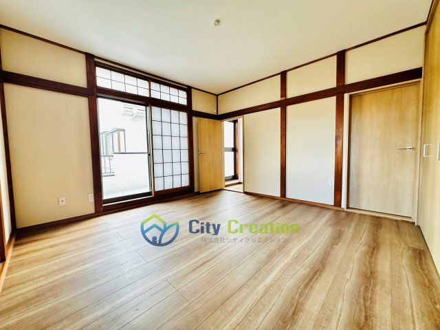 平塚市札場町　中古戸建　57.74坪の洋室