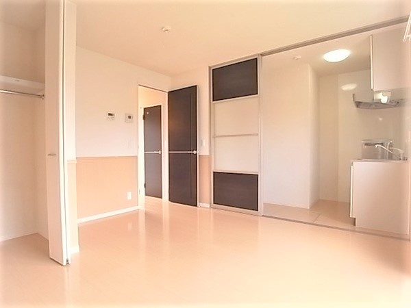 クロシェット津田沼の居間・リビング|別のお部屋の写真です