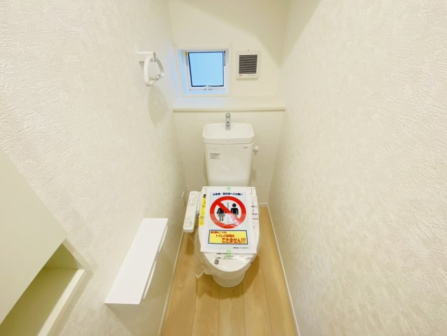 瑞穂市野田新田の新築一戸建のトイレ|1階トイレ
