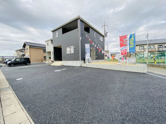 瑞穂市野田新田の新築一戸建の駐車場