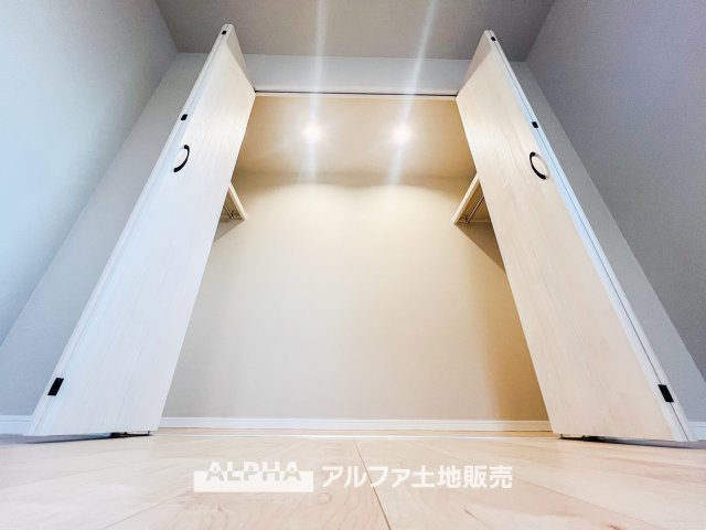 日野市南平3丁目　中古戸建の収納|スペースを有効活用した屋根裏収納。季節物や思い出の品の保管場所としても重宝します。