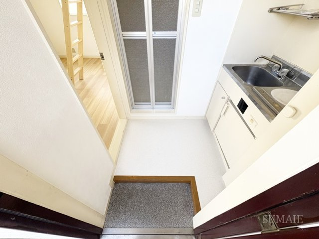 レオパレス高砂の玄関|収納もある玄関です☆