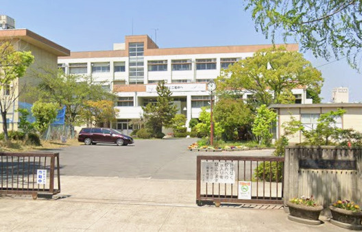 ノバ学園前３番館の周辺