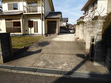 広島市東区福田7丁目　中古一戸建ての駐車場