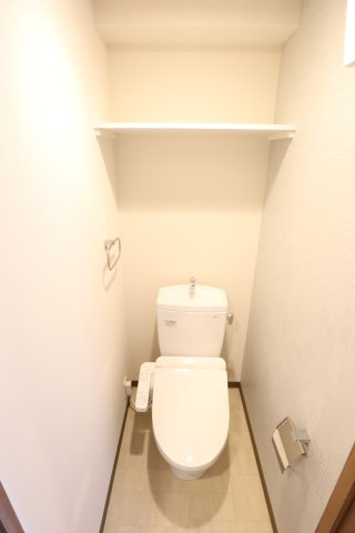 大阪市城東区野江３丁目の賃貸マンションのトイレ