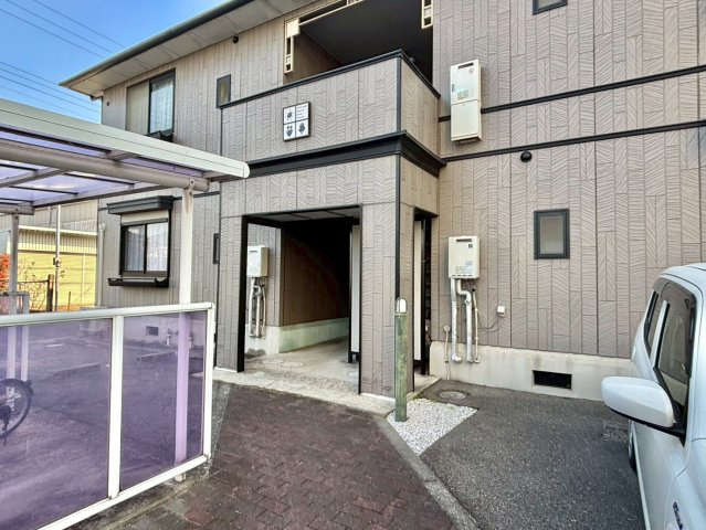 ハイツリンデンバンのエントランス