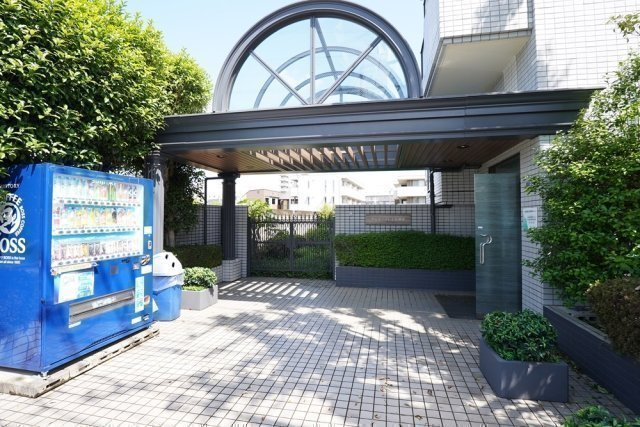 練馬区上石神井２丁目の賃貸マンションのエントランス