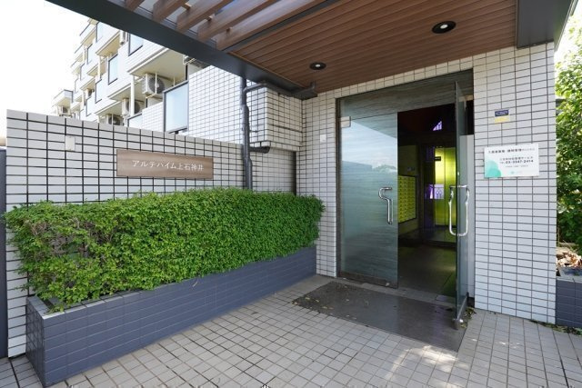 練馬区上石神井２丁目の賃貸マンションのエントランス