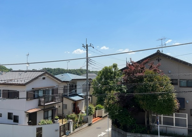 【展望】 | 眺望を気にして物件を探す場合、前面に建物が建っていないか現地で確認しましょう！前面に建物があると景色はもちろん、日当たりや風通しにも影響が出てきます。住んだ時のことを想像しながら現地見学をしましょう。