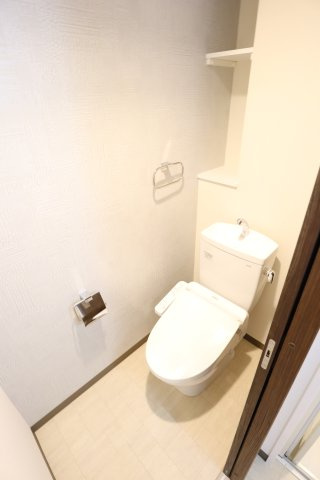 大阪市城東区野江３丁目の賃貸マンションのトイレ