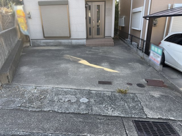 垂水区下畑町中古戸建の駐車場