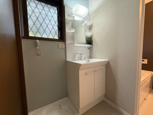 垂水区下畑町中古戸建の洗面所