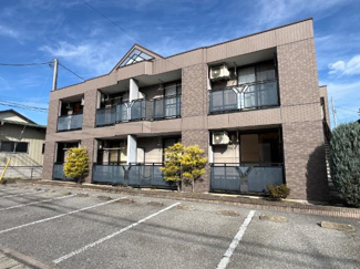 【駐車場】 | ブリリアントジェネレーションⅡ | 外観写真（昼）