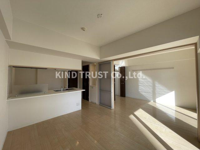 プレサンス梅田北デイズの居間・リビング|おしゃれな居間です