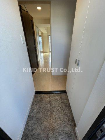 プレサンス梅田北デイズの玄関|シンプルで使いやすい玄関です