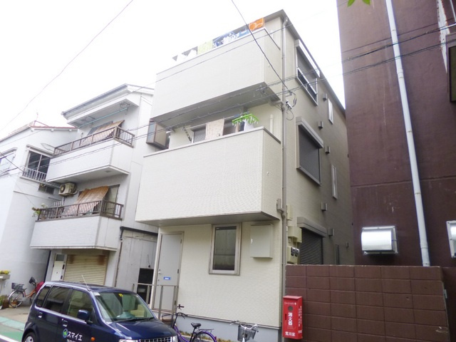 Ｃａｓａ Ｆｉｏｒｅの外観|裏には公園もありますよ☆