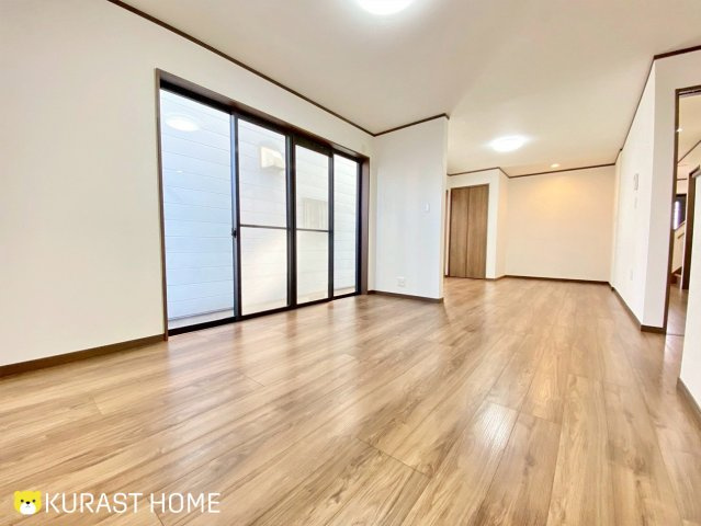 京都市南区吉祥院這登東町　中古戸建の居間・リビング