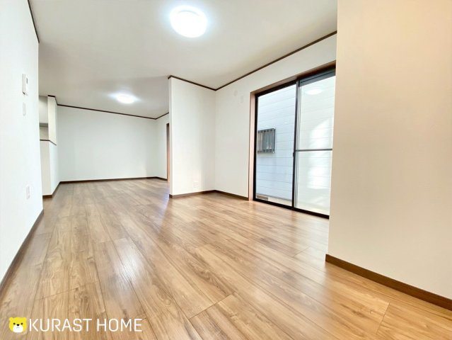 京都市南区吉祥院這登東町　中古戸建の居間・リビング