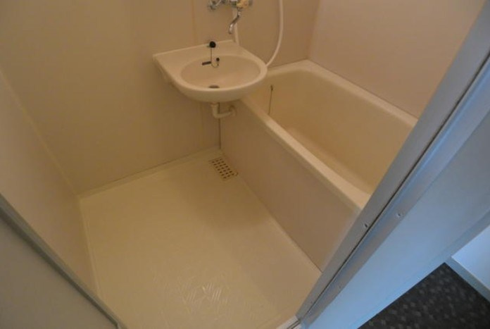 杉並区高円寺南３丁目のアパートの浴室