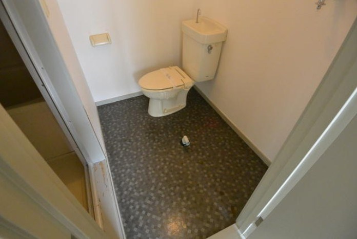 杉並区高円寺南３丁目のアパートのトイレ