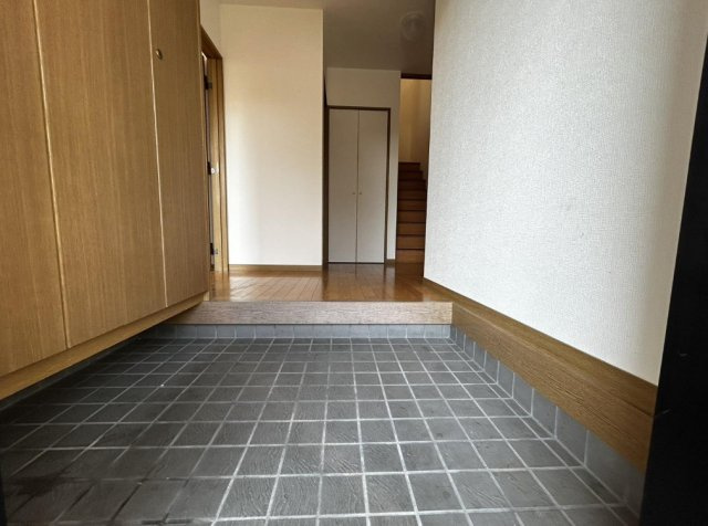 ハイツヤヒチの玄関