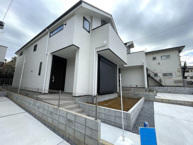 騒がしい環境がキライな方へ。間違いなき静かすぎて草な『保土ケ谷区川島町』新築戸建の外観|建物外観を気になさる方へ、見た目の良い物件です