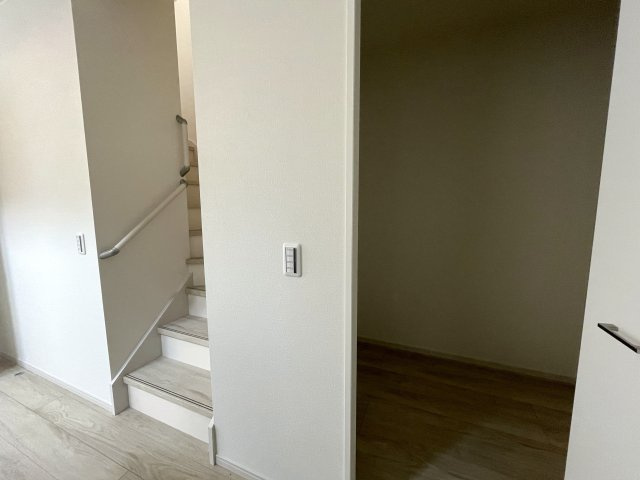 騒がしい環境がキライな方へ。間違いなき静かすぎて草な『保土ケ谷区川島町』新築戸建の収納|ちょっとした収納スペースも充実しています