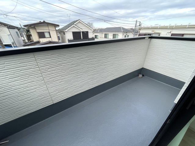 騒がしい環境がキライな方へ。間違いなき静かすぎて草な『保土ケ谷区川島町』新築戸建のバルコニー|陽当たり良好なバルコニーです