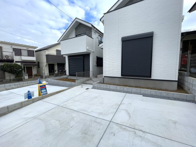 騒がしい環境がキライな方へ。間違いなき静かすぎて草な『保土ケ谷区川島町』新築戸建の駐車場