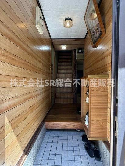 俊徳町4丁目中古戸建の玄関|玄関にはシューズボックスも付いてます！