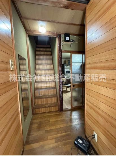 俊徳町4丁目中古戸建の玄関|ゆったりとした玄関です