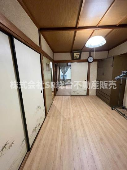 俊徳町4丁目中古戸建の洋室|広々とした洋室です