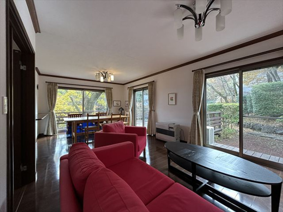 【居間・リビング】 | 大室高原別荘地　戸建